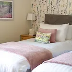 Broom House At Bridge Bed and Breakfast 4*