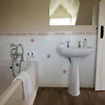 Broom House At Bridge Bed & Breakfast 4*