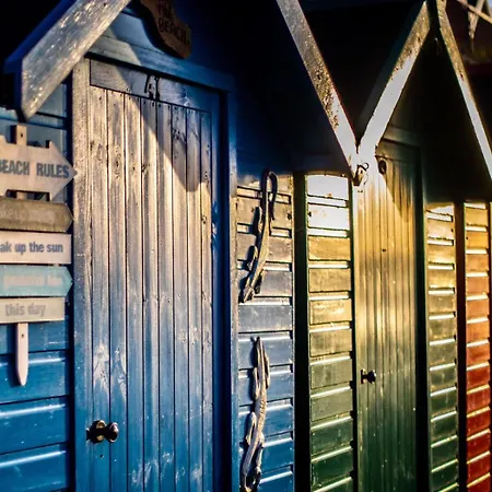 Broom House At Bridge 3* 에그턴