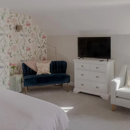 Broom House At Bridge Egton