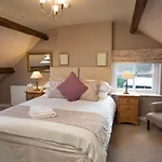 Broom House At Bridge Egton